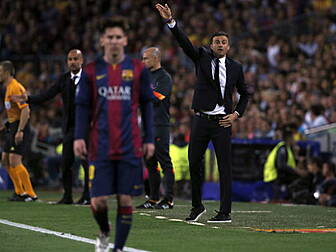 Enrique ends speculation by st...